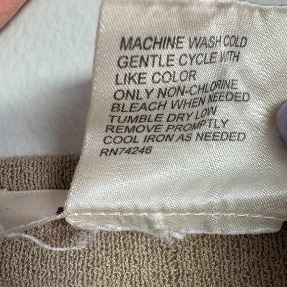 Max Studio 90’s Quarter Sleeve Tan, Beige Button-Up Cardigan Size L - Picture 3 of 6